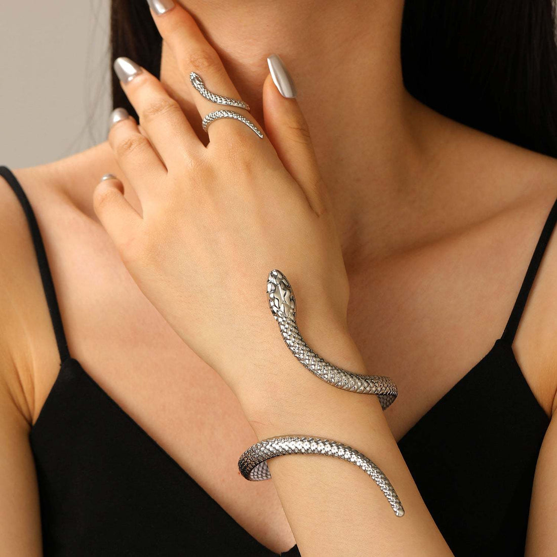 Snake-shaped Fashion Personalized Ring Women